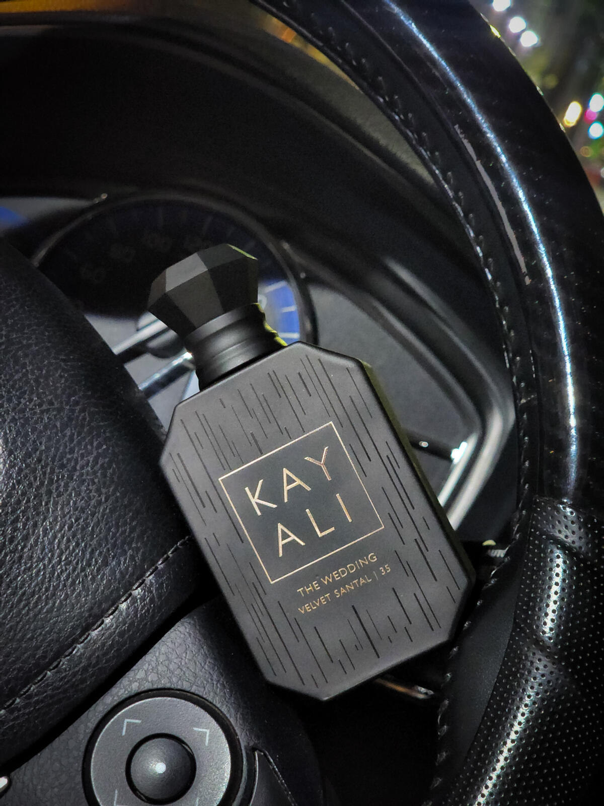 عطر ادکلن دد وِدینگ وِلوِت سانتال کایالی فرگرنسس - The Wedding Velvet Santal | 35 Kayali Fragrances - بررسی، قیمت و خرید