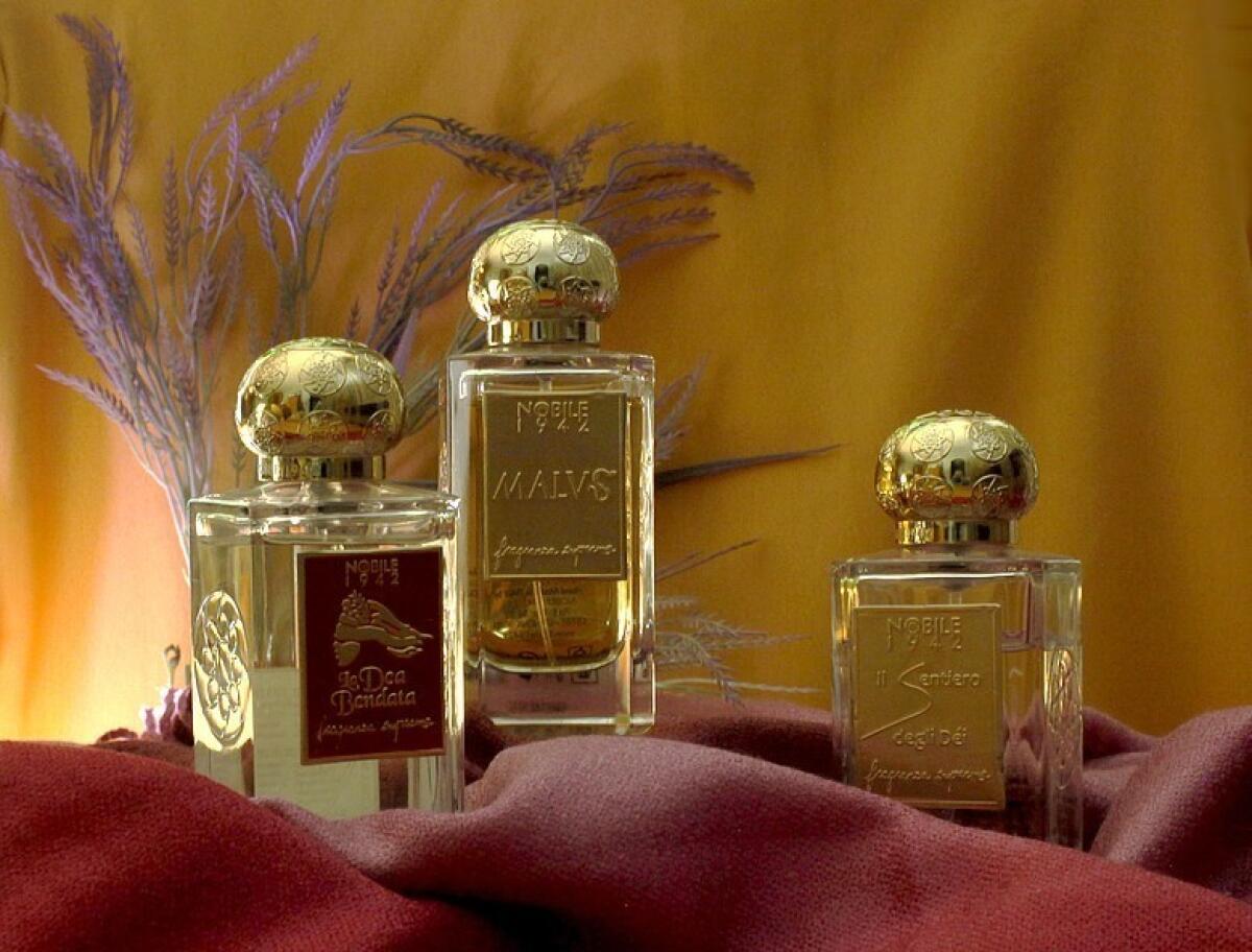 عطر ادکلن ایل سنتیرو دلی دی نوبیل ۱۹۴۲ - Il Sentiero degli Dei Nobile 1942 - بررسی، قیمت و خرید