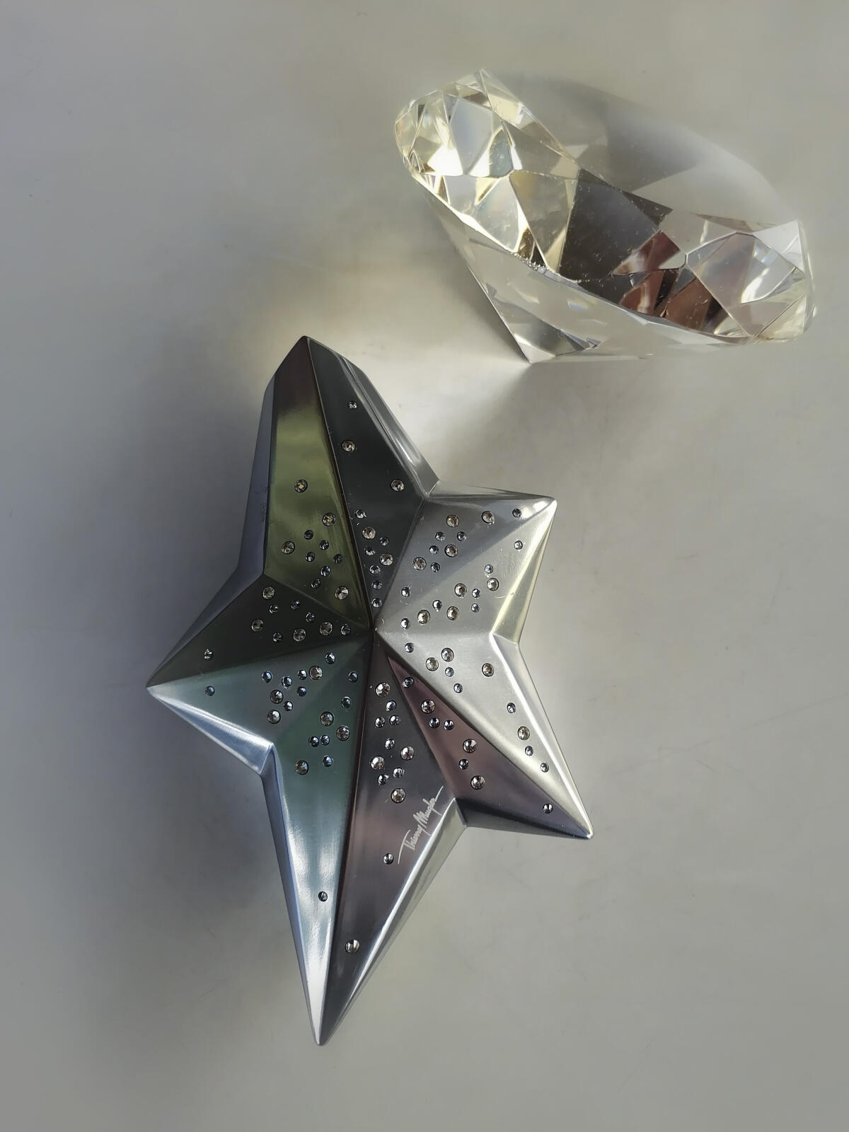 عطر ادکلن انجل سیلور بریلیانت استار موگلر - Angel Silver Brilliant Star Mugler - بررسی، قیمت و خرید