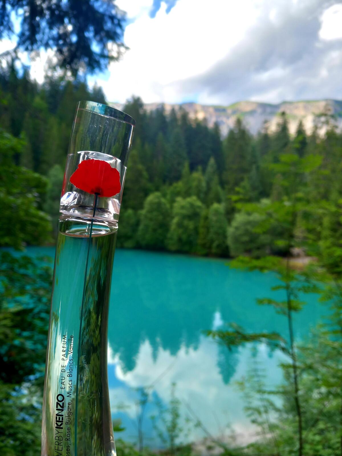 عطر ادکلن فلاور بای کنزو کنزو - Flower by Kenzo Kenzo - بررسی، قیمت و خرید