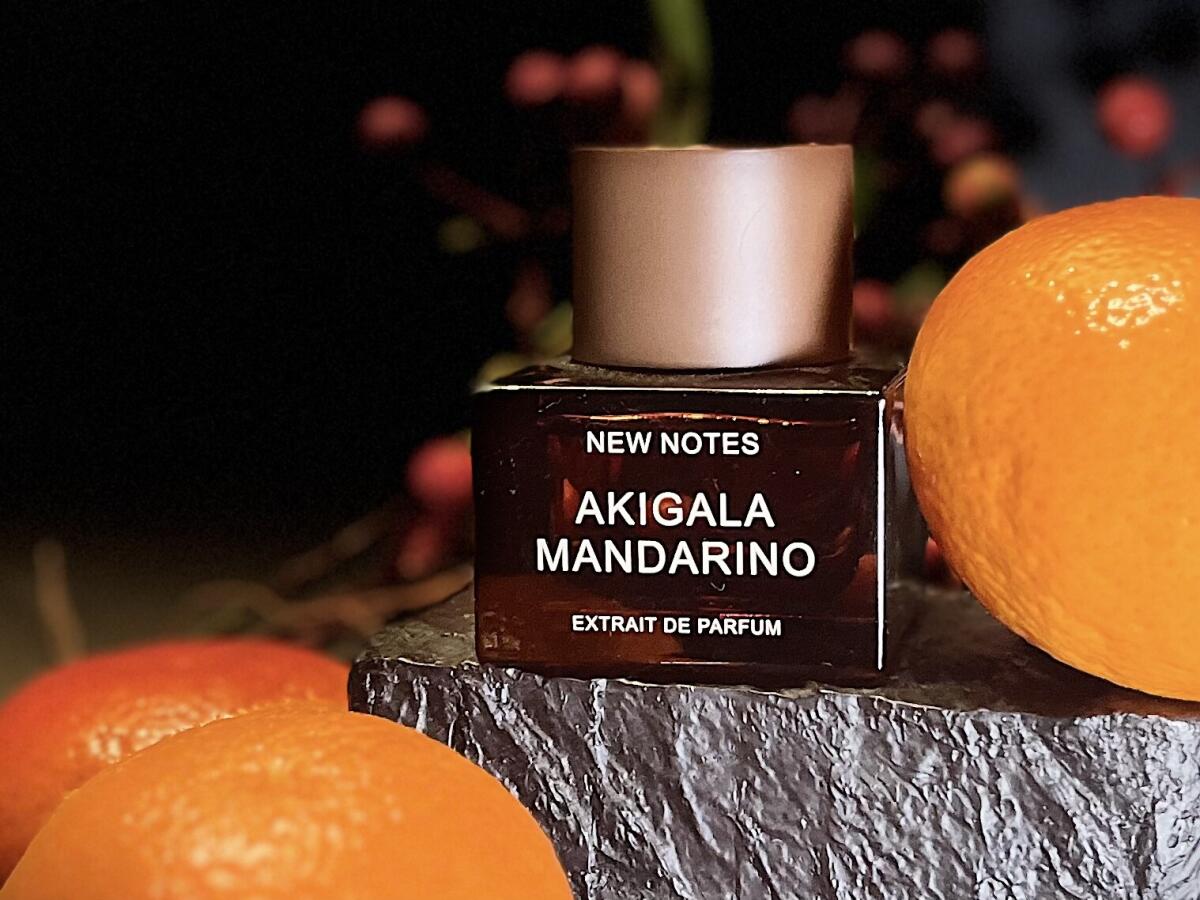 عطر ادکلن آکیگالا ماندارینو نیو نوتز - Akigala Mandarino New Notes - بررسی، قیمت و خرید