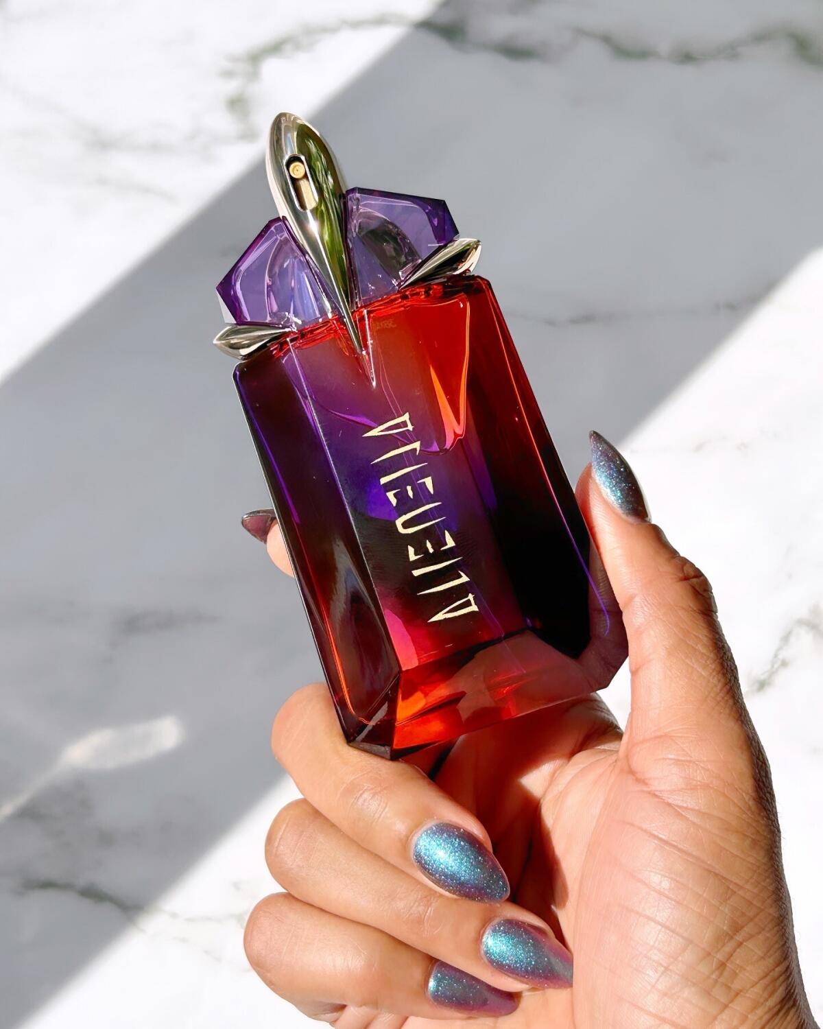 عطر ادکلن آلین هایپرسنس ماگلر - Alien Hypersense Mugler - بررسی، قیمت و خرید