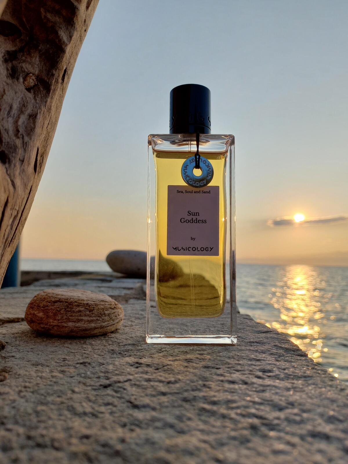 عطر ادکلن سان گادس میوزیکولوژی - Sun Goddess Musicology - بررسی، قیمت و خرید