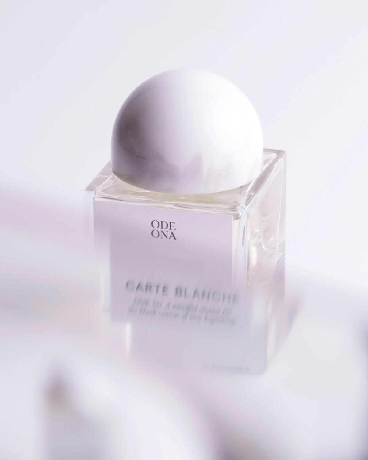 عطر ادکلن کارت بلانچ اوده اونا - Carte Blanche Ode Ona - بررسی، قیمت و خرید