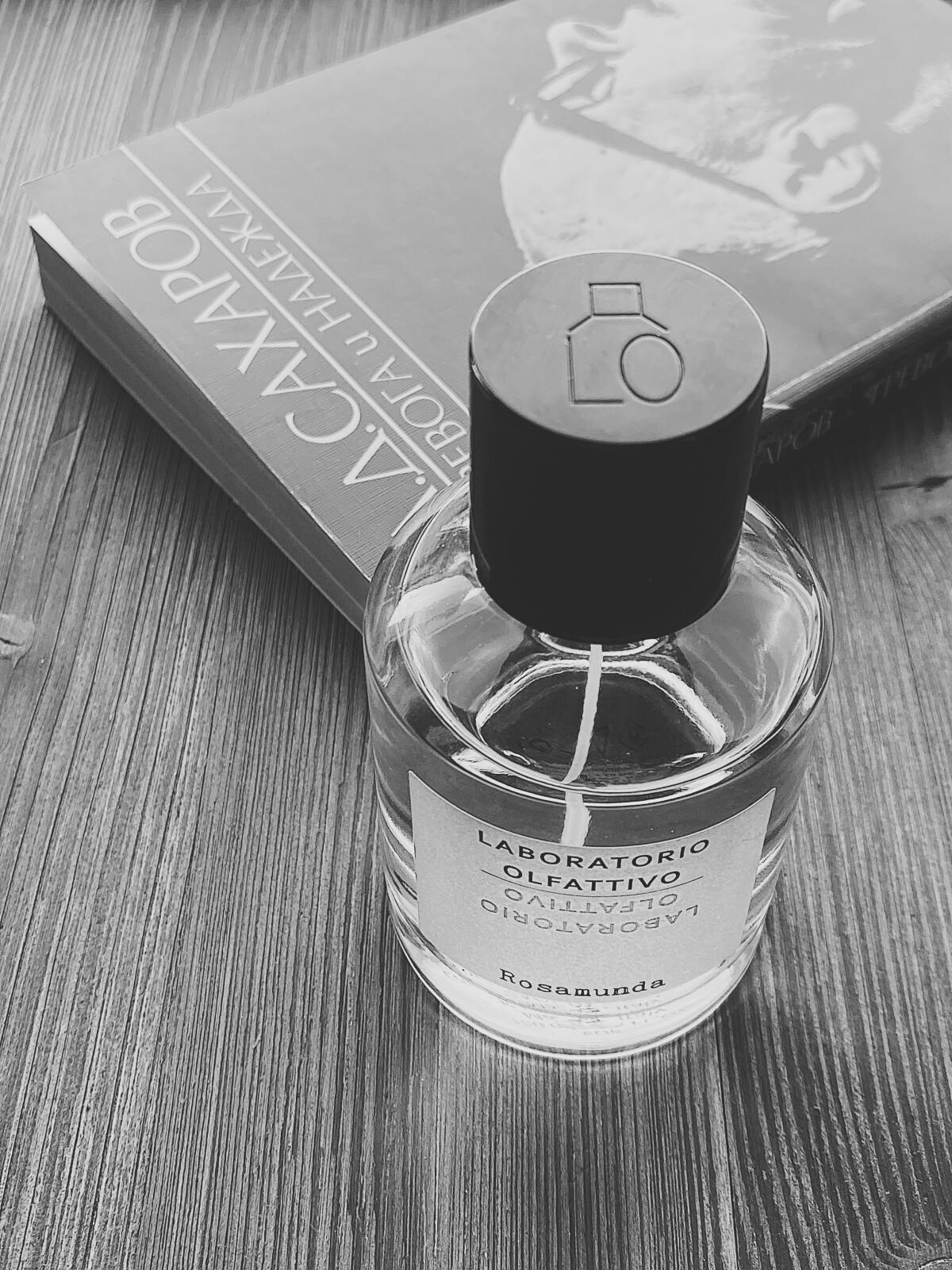 عطر ادکلن روزاموندا لابوراتوریو اولفاتیوو - Rosamunda Laboratorio Olfattivo - بررسی، قیمت و خرید