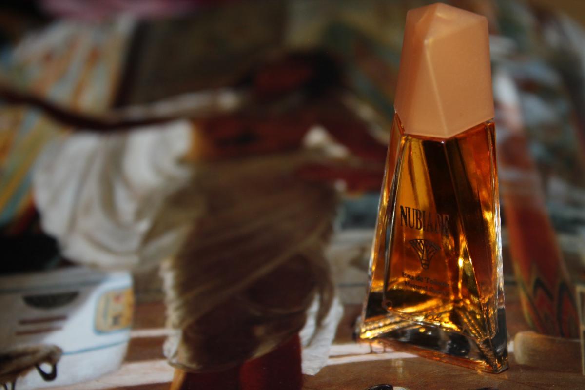 عطر ادکلن نوبیاد عمر شریف - Nubiade Omar Sharif - بررسی، قیمت و خرید