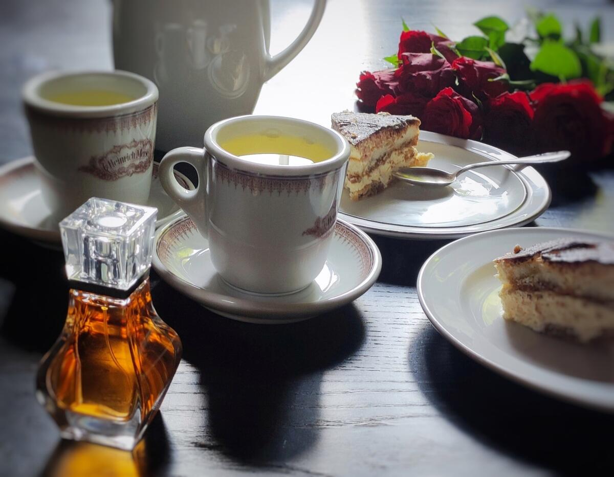 عطر ادکلن پارفوم دو فم مونتانا - Parfum de Femme Montana - بررسی، قیمت و خرید