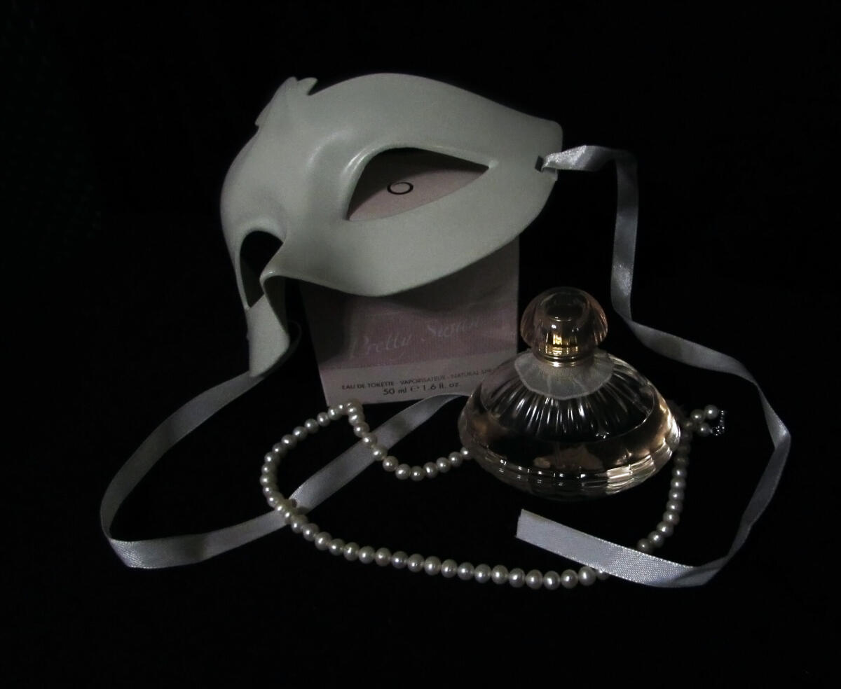 عطر ادکلن پری سوان اوریفلیم - Pretty Swan Oriflame - بررسی، قیمت و خرید