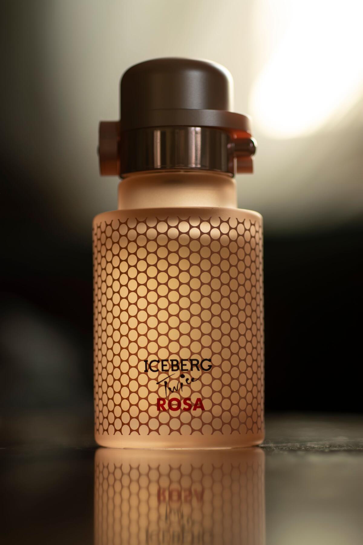 عطر ادکلن آیسبرگ توایس روزا فور هر آیس‌برگ - Iceberg Twice Rosa For Her Iceberg - بررسی، قیمت و خرید
