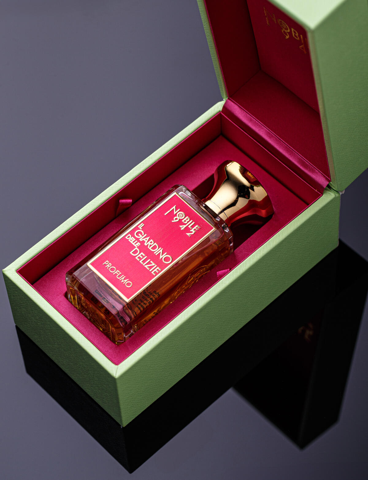 عطر ادکلن ایل جاردینو دله دلیتزیه نوبیل ۱۹۴۲ - Il Giardino Delle Delizie Nobile 1942 - بررسی، قیمت و خرید