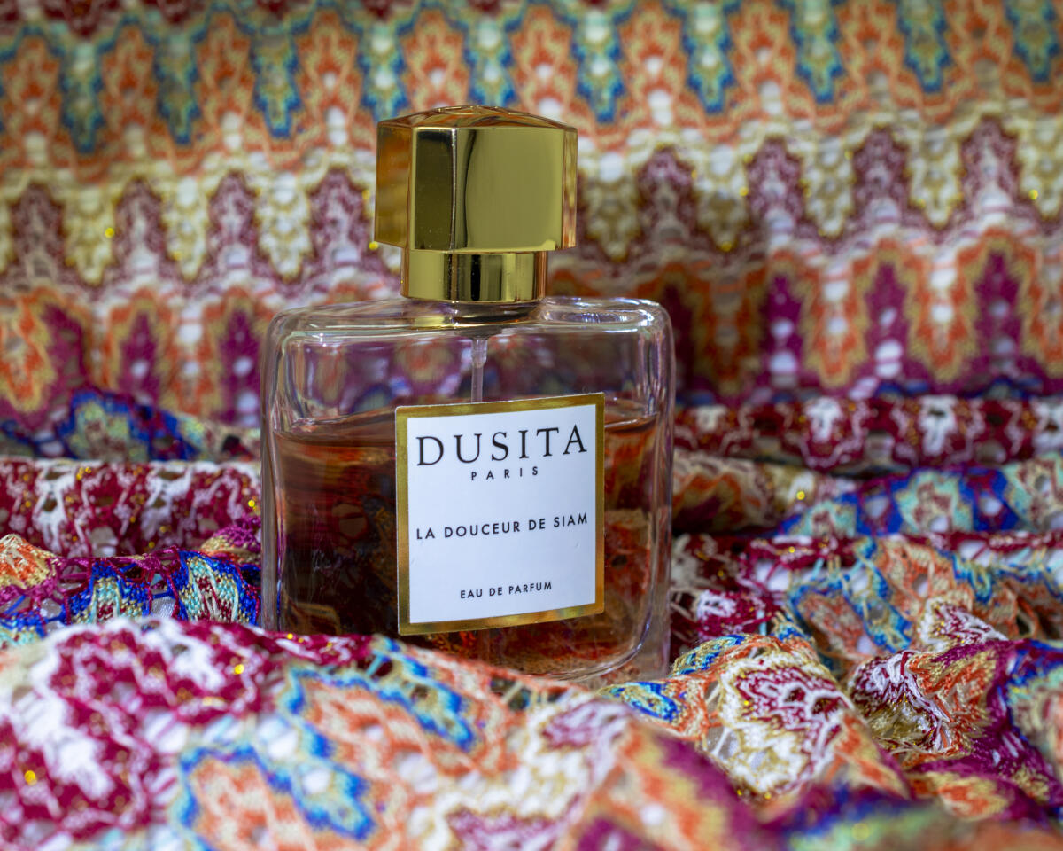 عطر ادکلن لدوشر د سیام پرفیومز دوزیتا - La Douceur de Siam Parfums Dusita - بررسی، قیمت و خرید