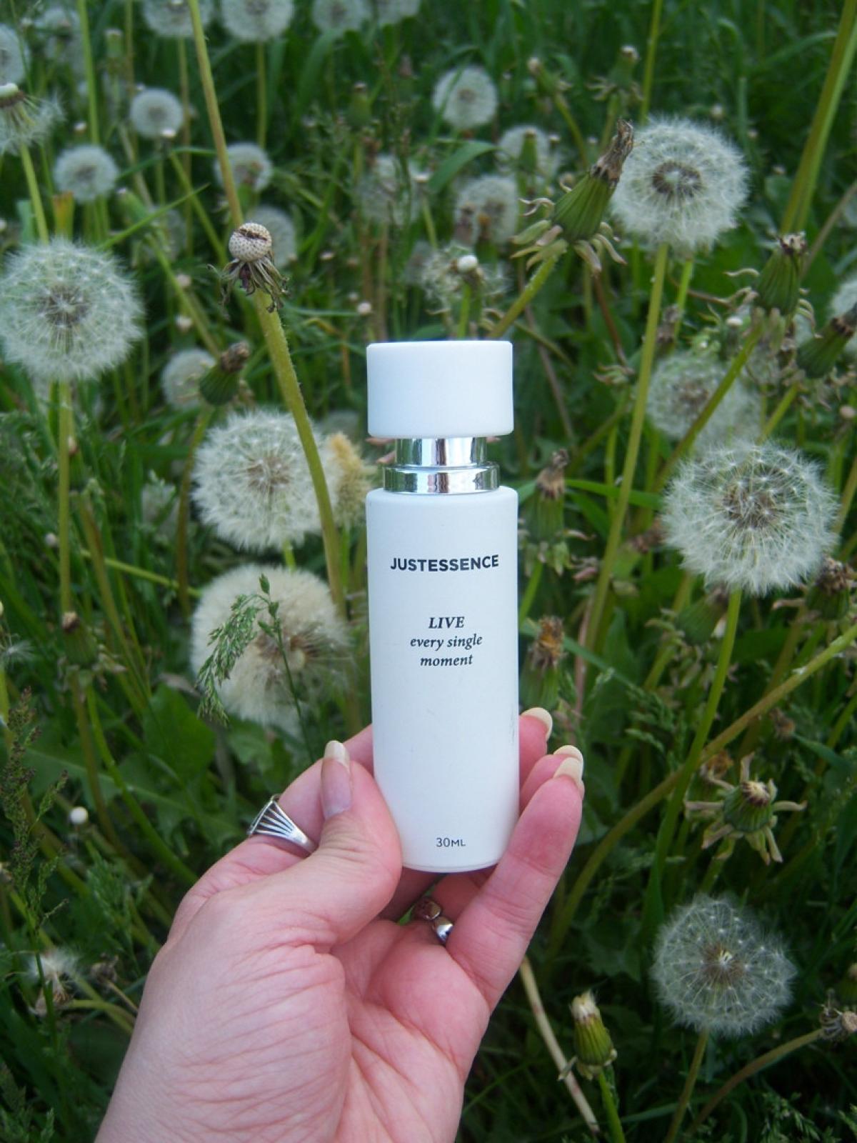 عطر ادکلن لایو اِوری سینگل مومنت پرفیوم جنتی - Live Every Single Moment Parfums Genty - بررسی، قیمت و خرید