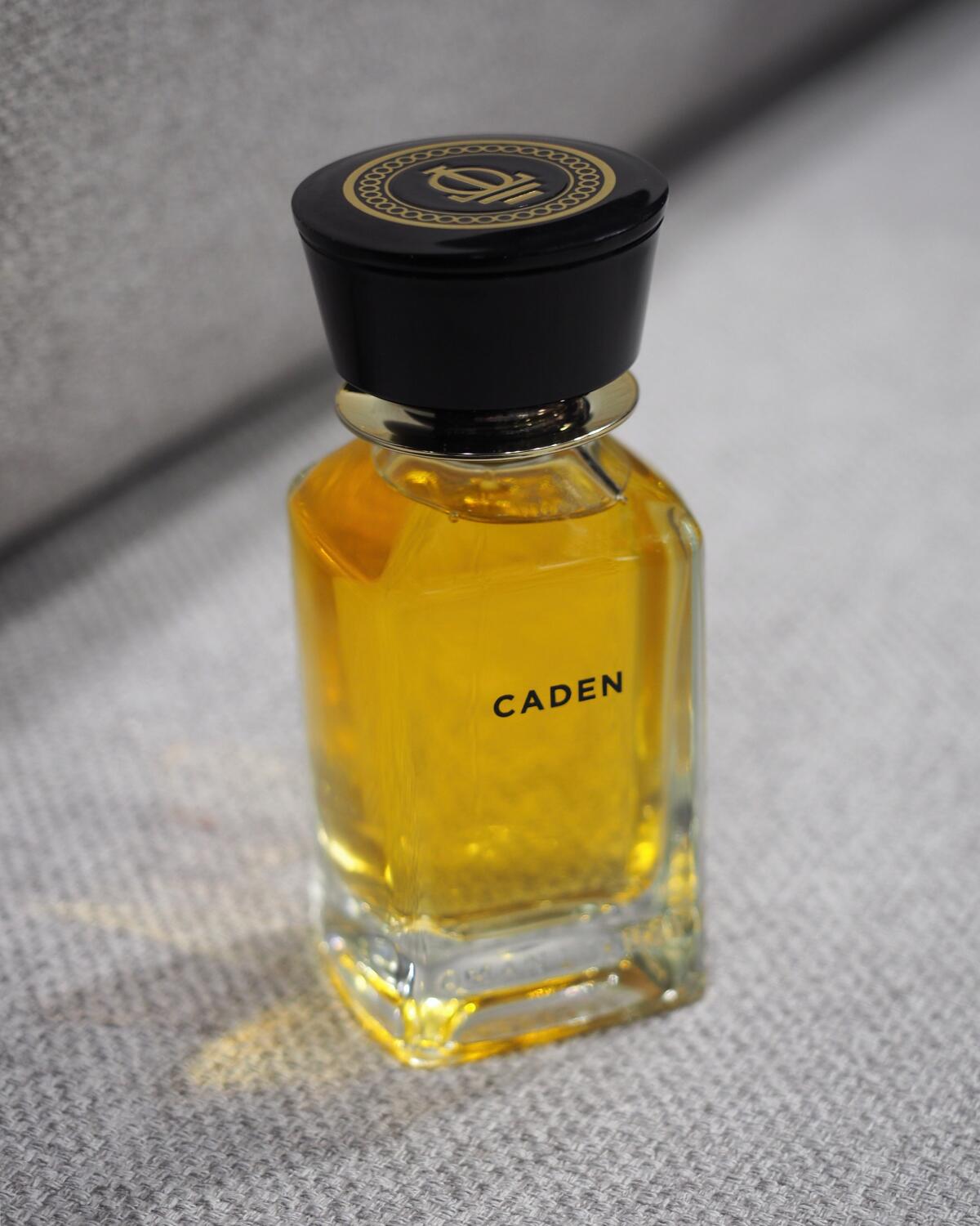 عطر ادکلن کیدن اومَن لاکچری - Caden Omanluxury - بررسی، قیمت و خرید