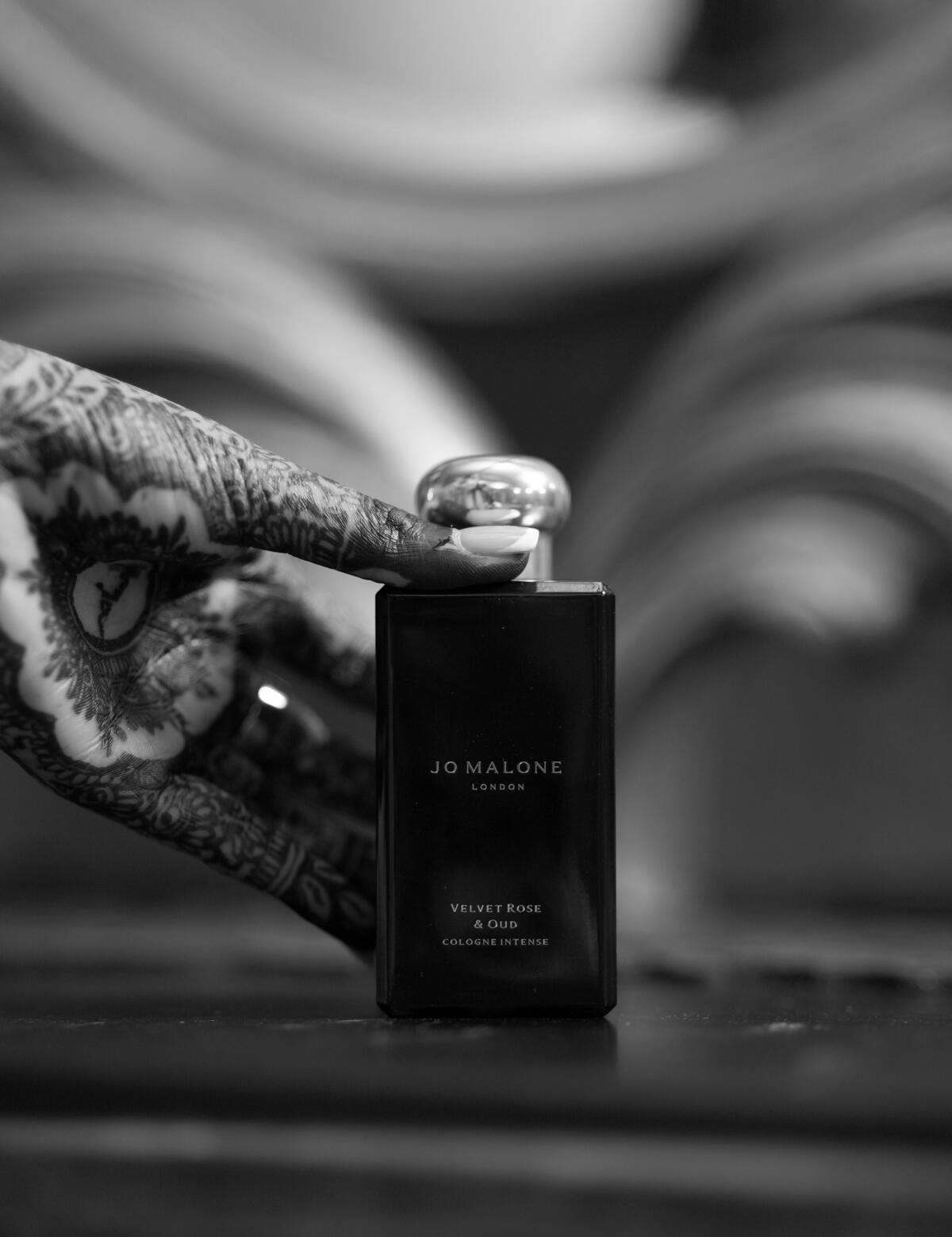 عطر ادکلن ولوت رز اند عود جو مالون لندن - Velvet Rose & Oud Jo Malone London - بررسی، قیمت و خرید