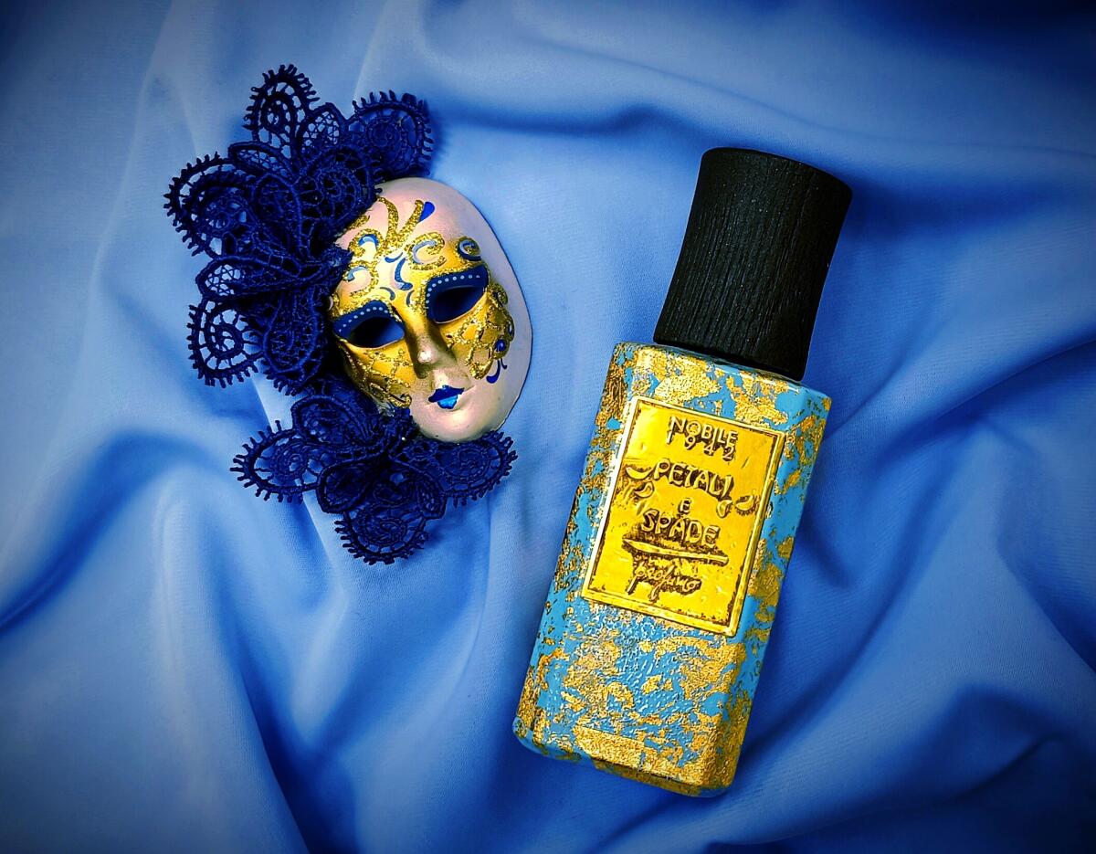 عطر ادکلن پتالی اسپاده نوبیل نود و دو - Petali e Spade Nobile 1942 - بررسی، قیمت و خرید
