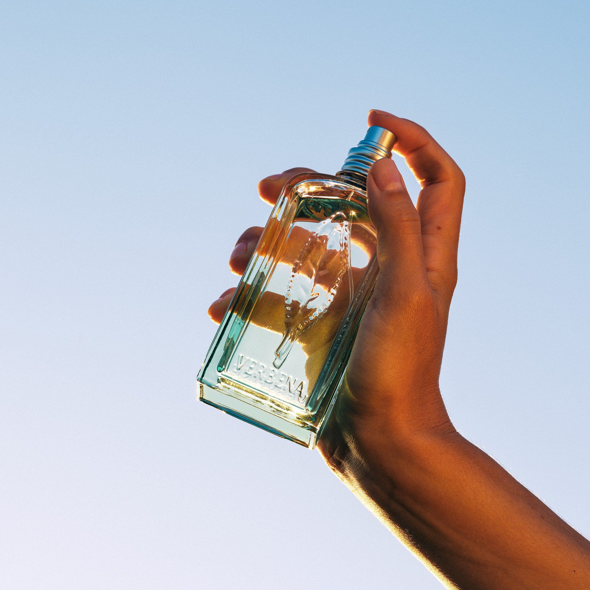 عطر ادکلن وِروِنه فلور دِ کاروت لوکسیتان - Verveine Fleur de Carotte L'Occitane en Provence - بررسی، قیمت و خرید