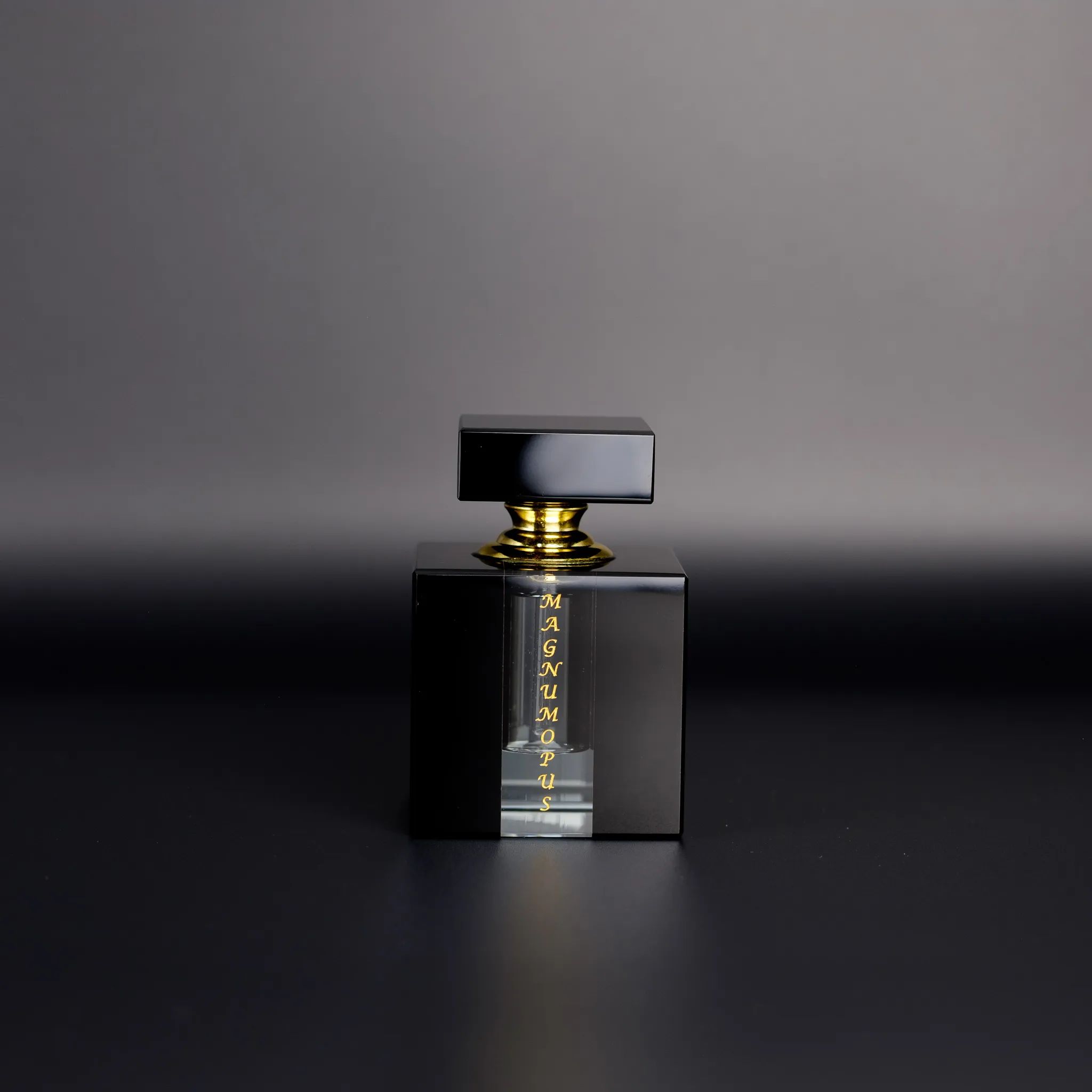 عطر ادکلن مَگنوم اوپوس لجنز اونو - Magnum Opus Legend's Avenue - بررسی، قیمت و خرید