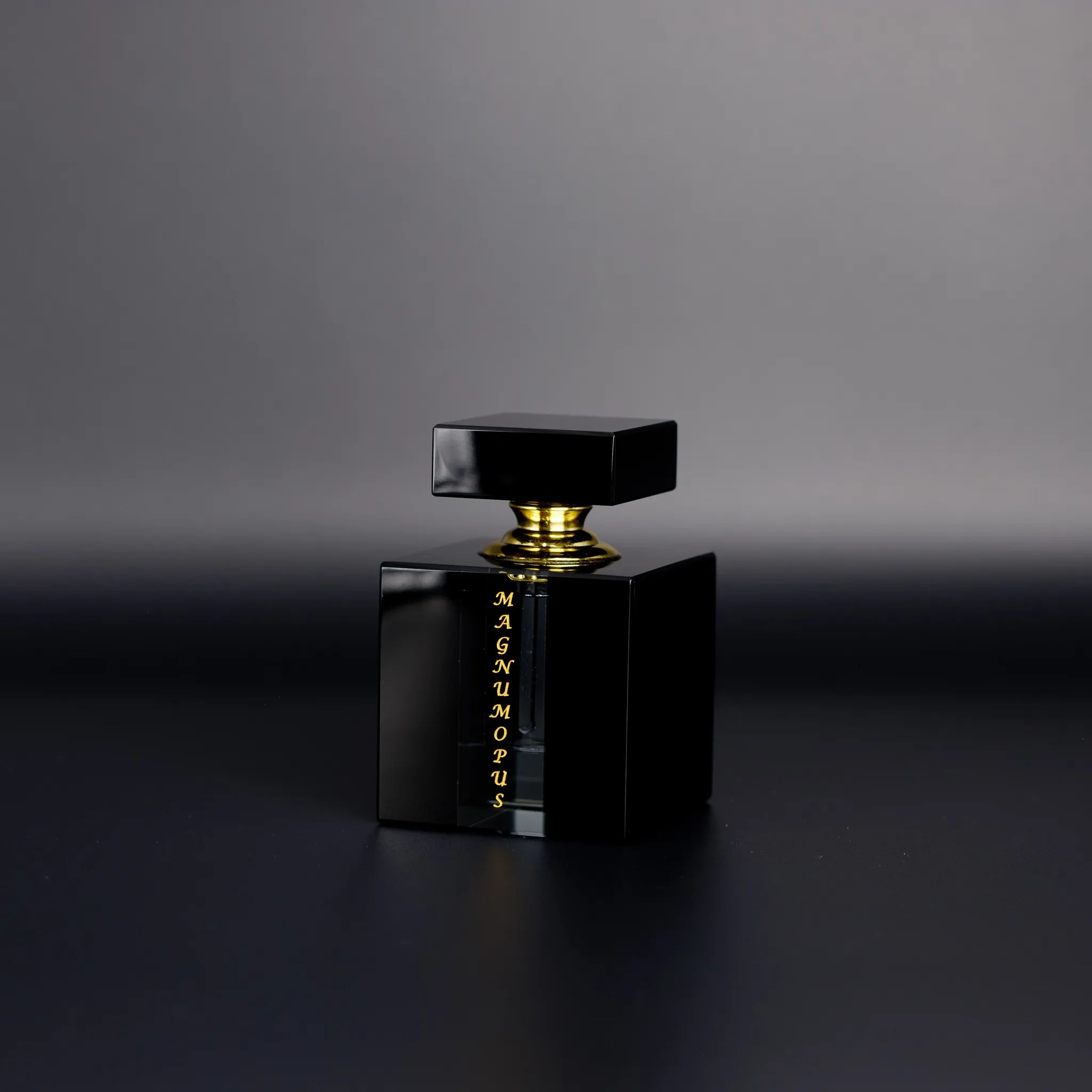 عطر ادکلن مَگنوم اوپوس لجنز اونو - Magnum Opus Legend's Avenue - بررسی، قیمت و خرید