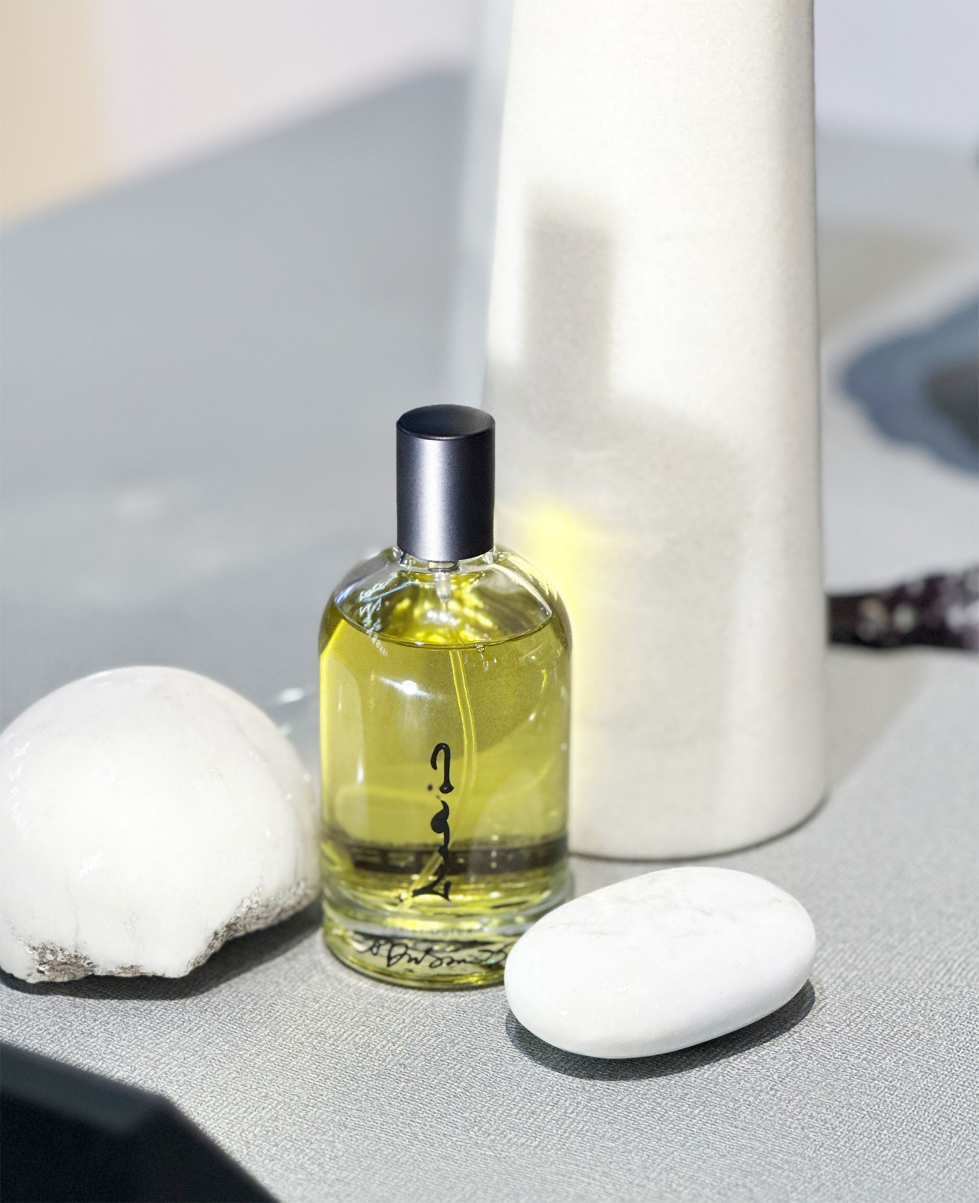 عطر ادکلن پیر بلانش پروفتیه نوزده آی صفر اولیویر دوربانو - Pierre Blanche Prophetie 19:I.0 Olivier Durbano - بررسی، قیمت و خرید