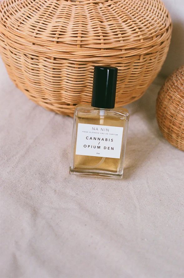 عطر ادکلن کنابیس اند اوپیوم دِن نا نین - Cannabis & Opium Den Na Nin - بررسی، قیمت و خرید