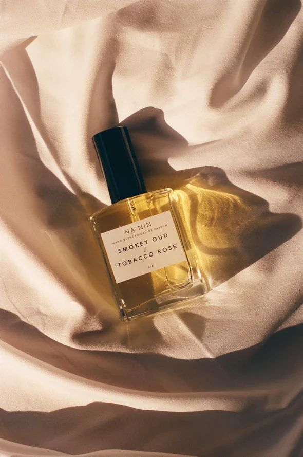 عطر ادکلن اسموکی عود اند توباکو رز ناه نین - Smokey Oud & Tobacco Rose Na Nin - بررسی، قیمت و خرید