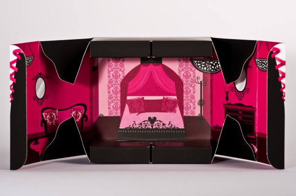 عطر ادکلن شارمز سیکرتس: دوس کارس لورنس دومونت - Charmes Secrets: Douce Caresse Laurence Dumont - بررسی، قیمت و خرید