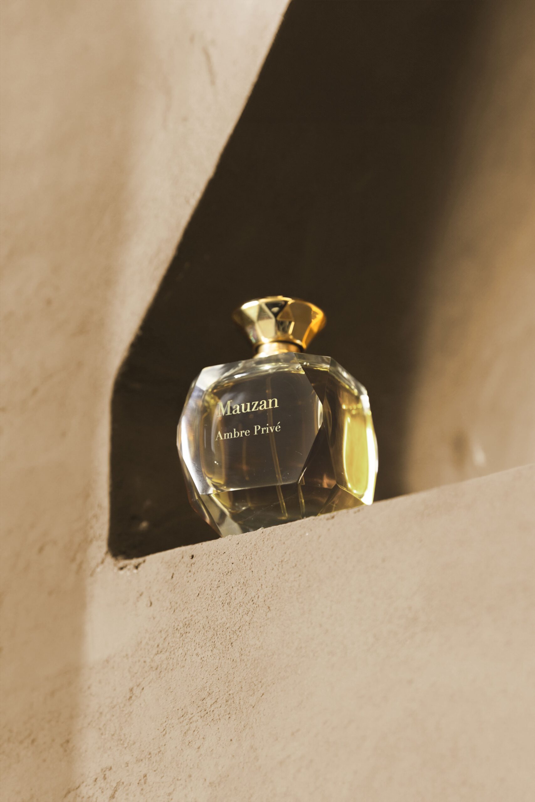 عطر ادکلن امبر پریو موزان - Amber Prive Mauzan - بررسی، قیمت و خرید