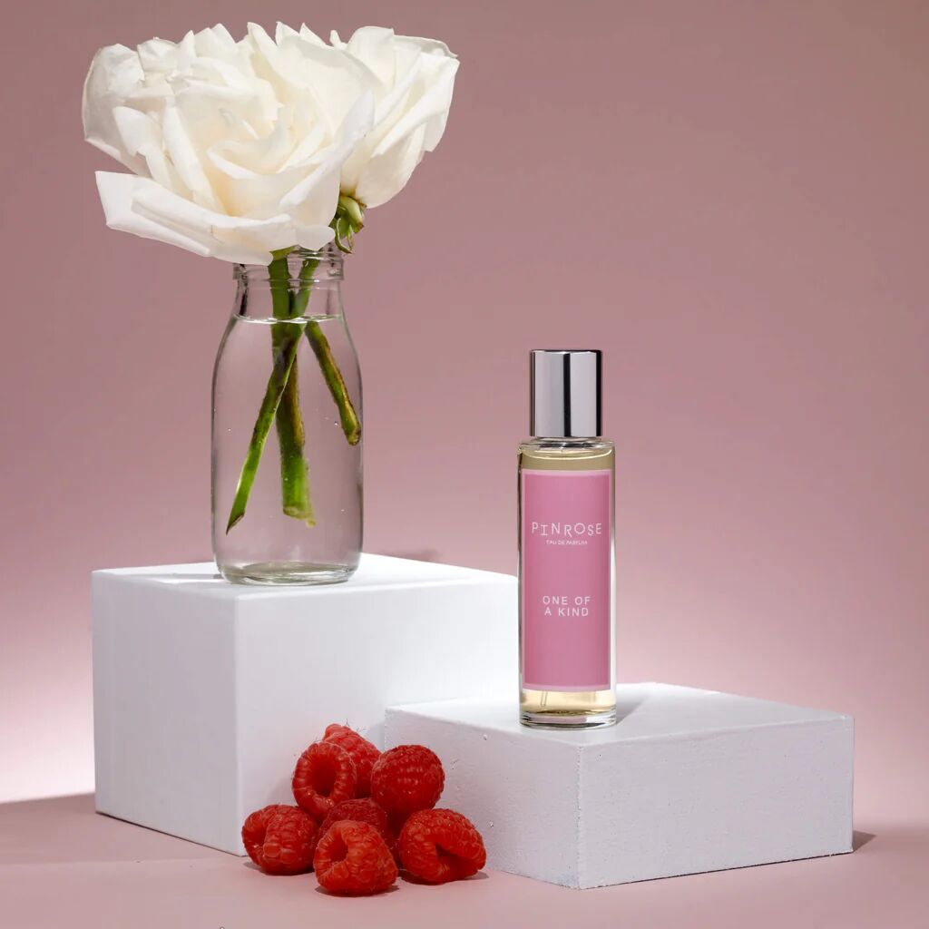 عطر ادکلن وان آو اِ کایند پین‌روز - One of a Kind Pinrose - بررسی، قیمت و خرید