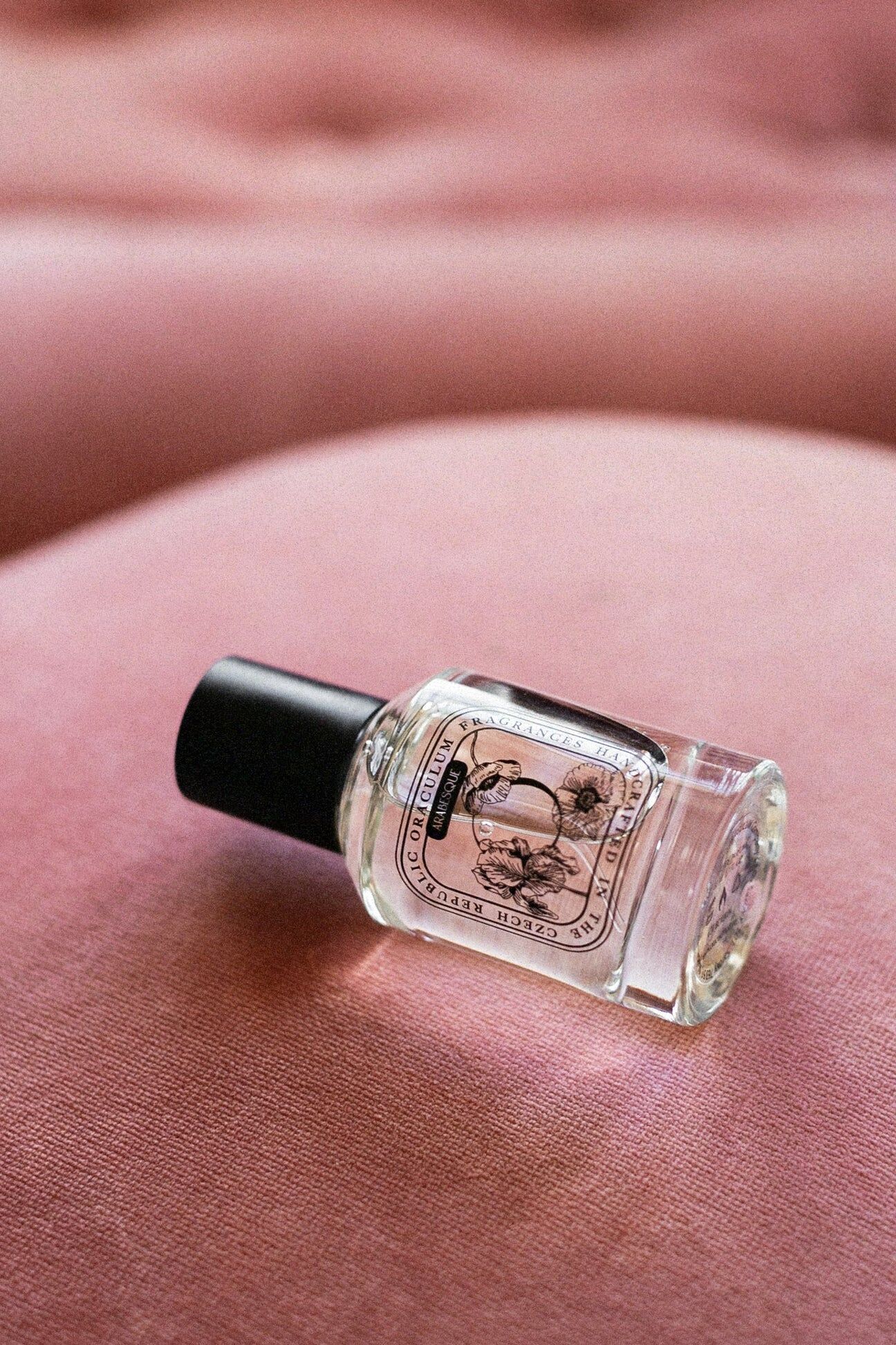 عطر ادکلن عربسک اوراکولوم - Arabesque ORACULUM - بررسی، قیمت و خرید