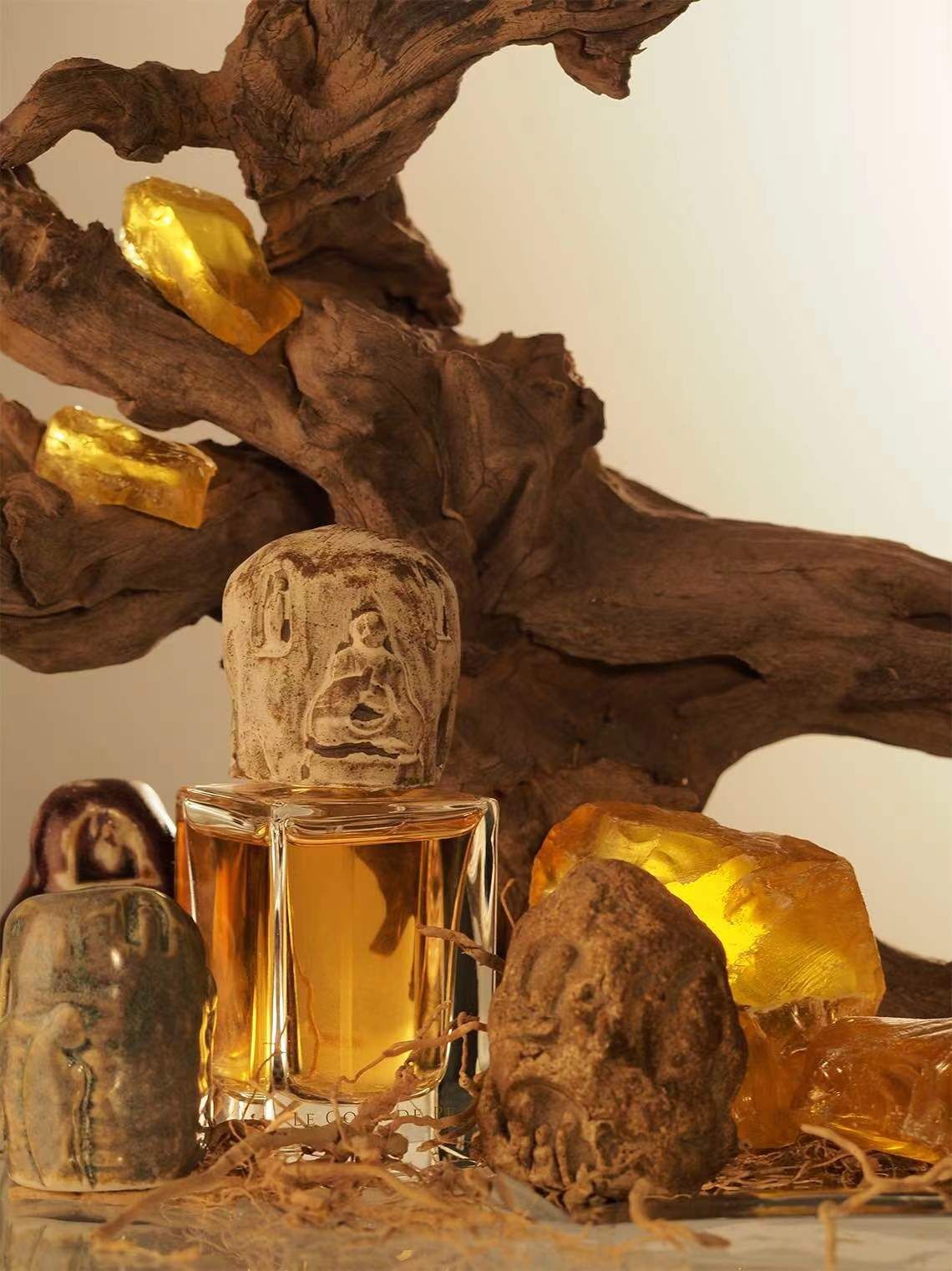 عطر ادکلن دون‌هوانگ لو گو دو پو - Dunhuang 敦煌 Le Goût De Peau 肌肤之味 - بررسی، قیمت و خرید