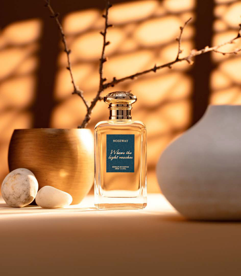 عطر ادکلن ور د لایت ریچز نوزوی - Where The Light Reaches Noseway - بررسی، قیمت و خرید