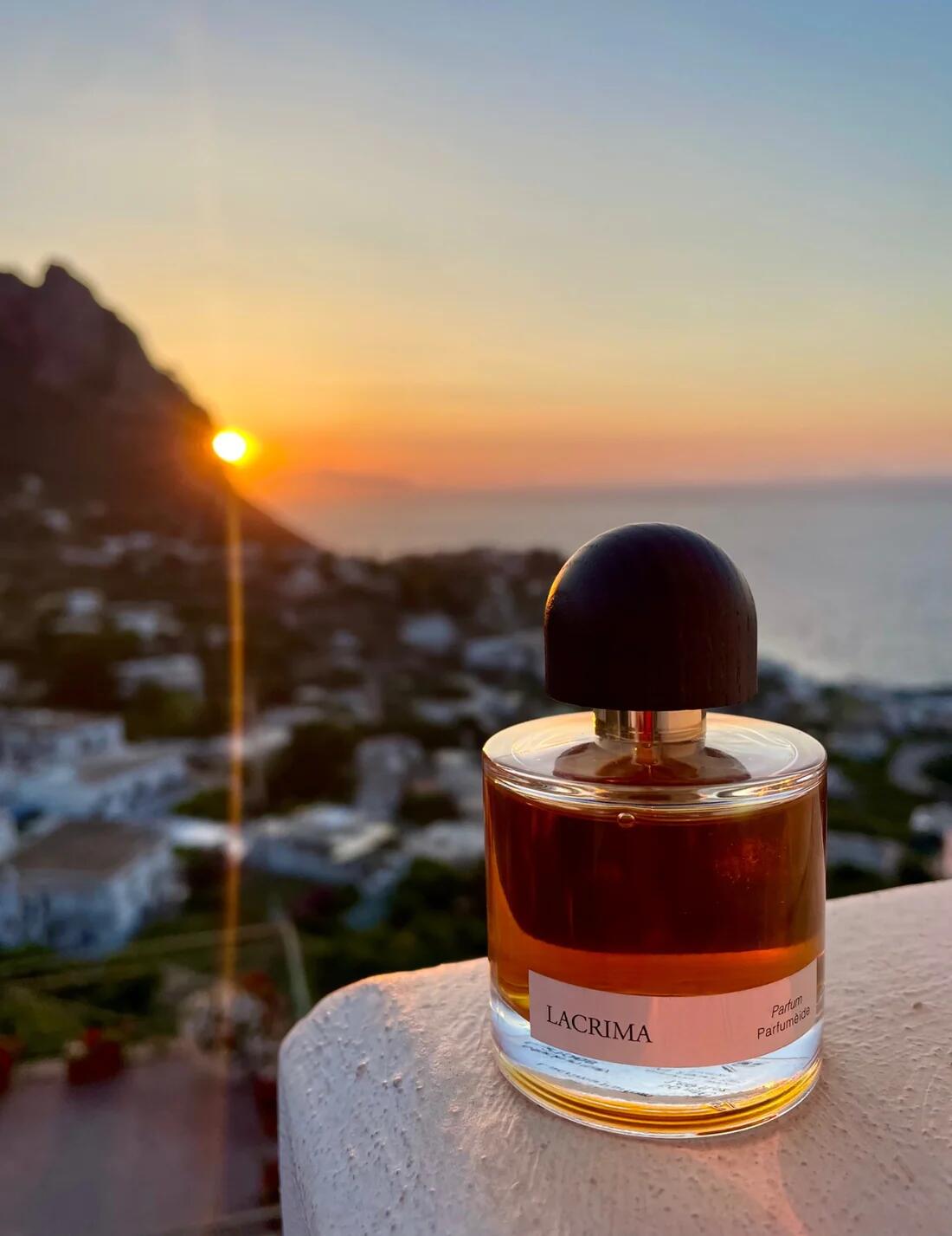عطر ادکلن لکریما پرفوماید - Lacrima Parfumeide - بررسی، قیمت و خرید