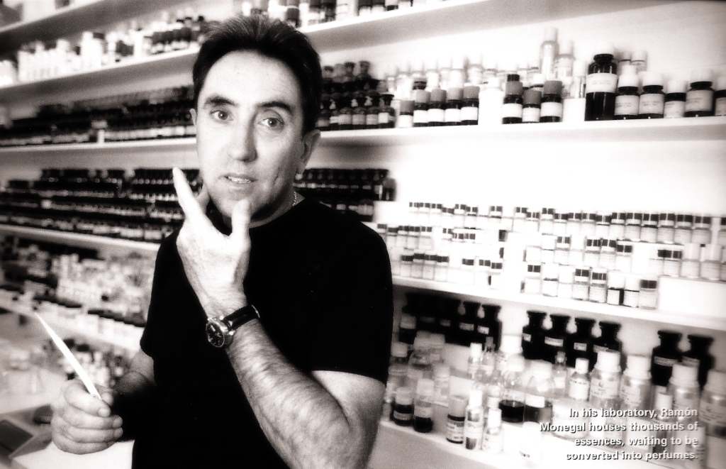 عطر ادکلن آگار ماسک رامون مونه‌گال - Agar Musk Ramon Monegal - بررسی، قیمت و خرید