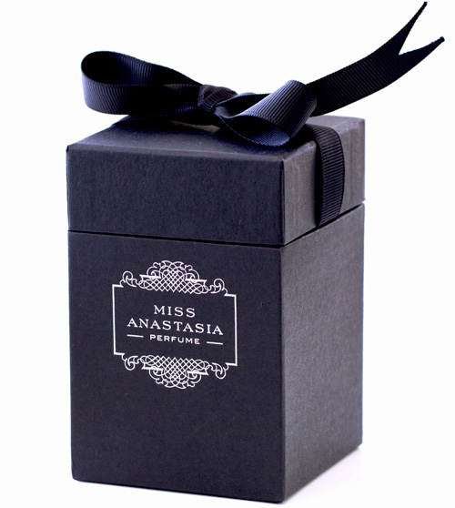 عطر ادکلن میس آناستازیا میس آناستاسیا - Miss Anastasia Miss Anastasia - بررسی، قیمت و خرید