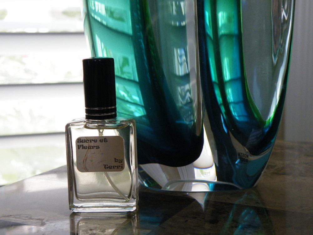 عطر ادکلن سوکر اِت فلور کایز پرفیومز - Sucre et Fleurs Kyse Perfumes - بررسی، قیمت و خرید