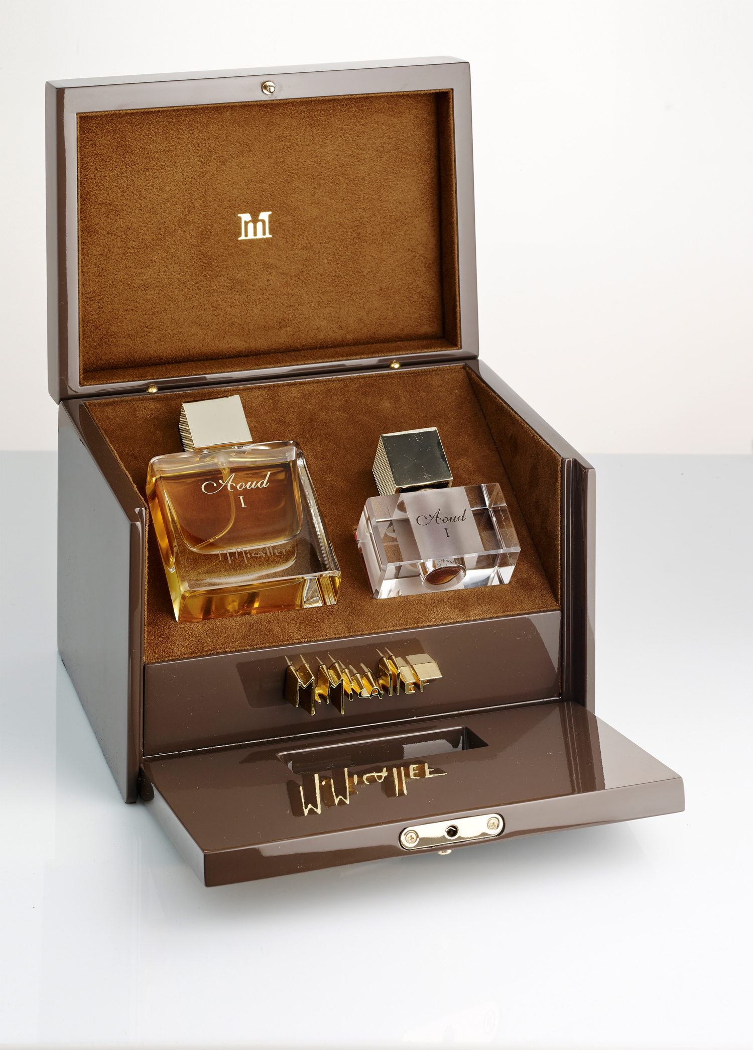 عطر ادکلن عود تری میکالف - Aoud 3 M. Micallef - بررسی، قیمت و خرید