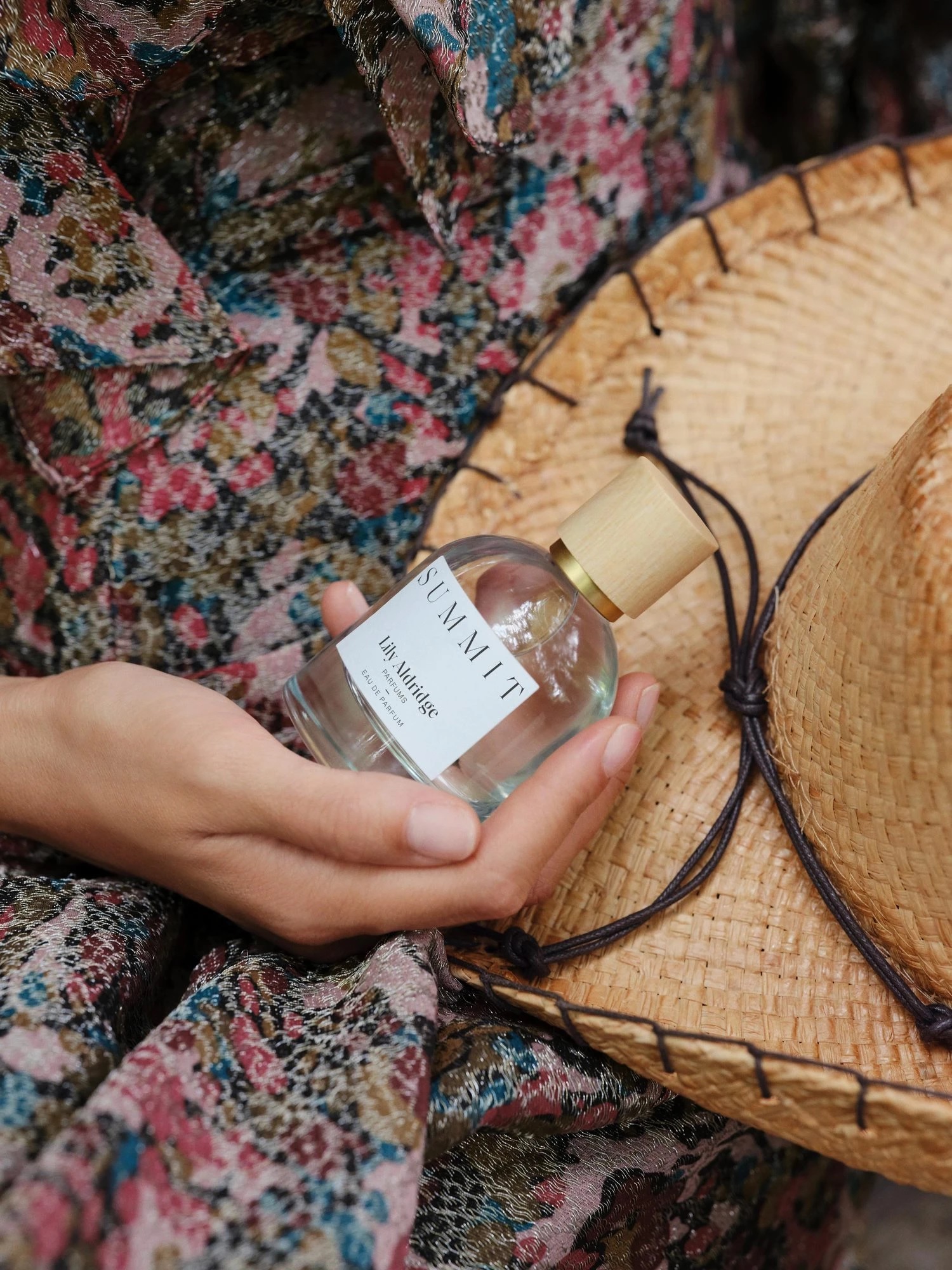 عطر ادکلن سامیت لیلی آلدریج - Summit Lily Aldridge - بررسی، قیمت و خرید