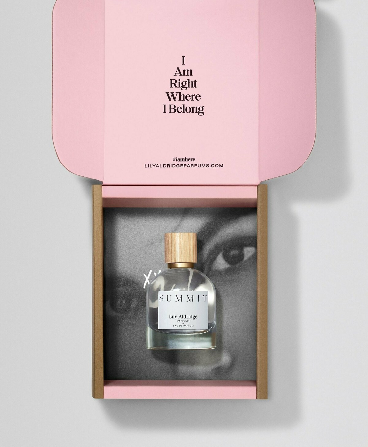 عطر ادکلن سامیت لیلی آلدریج - Summit Lily Aldridge - بررسی، قیمت و خرید