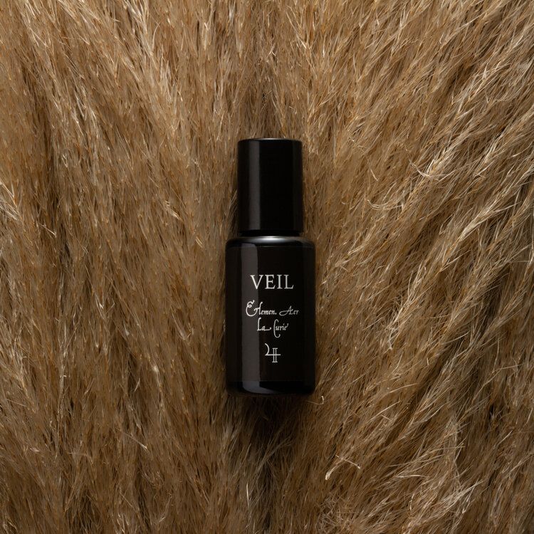 عطر ادکلن ویل لا کوری - Veil La Curie - بررسی، قیمت و خرید