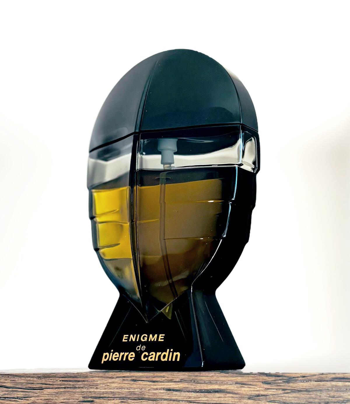 عطر ادکلن انیگم پیر کاردین - Enigme Pierre Cardin - بررسی، قیمت و خرید