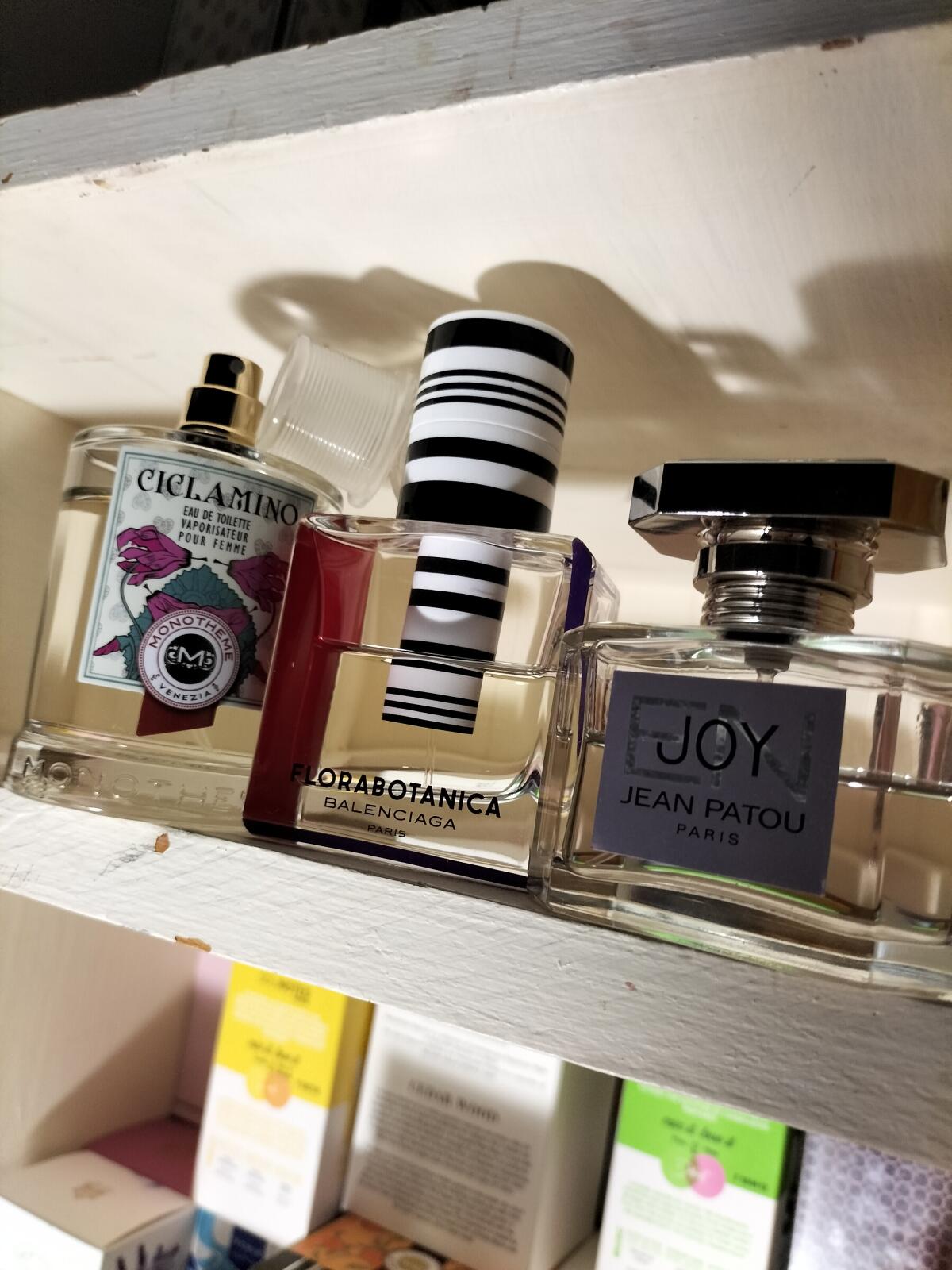 عطر ادکلن اینجوی ژان پاتو - Enjoy Jean Patou - بررسی، قیمت و خرید