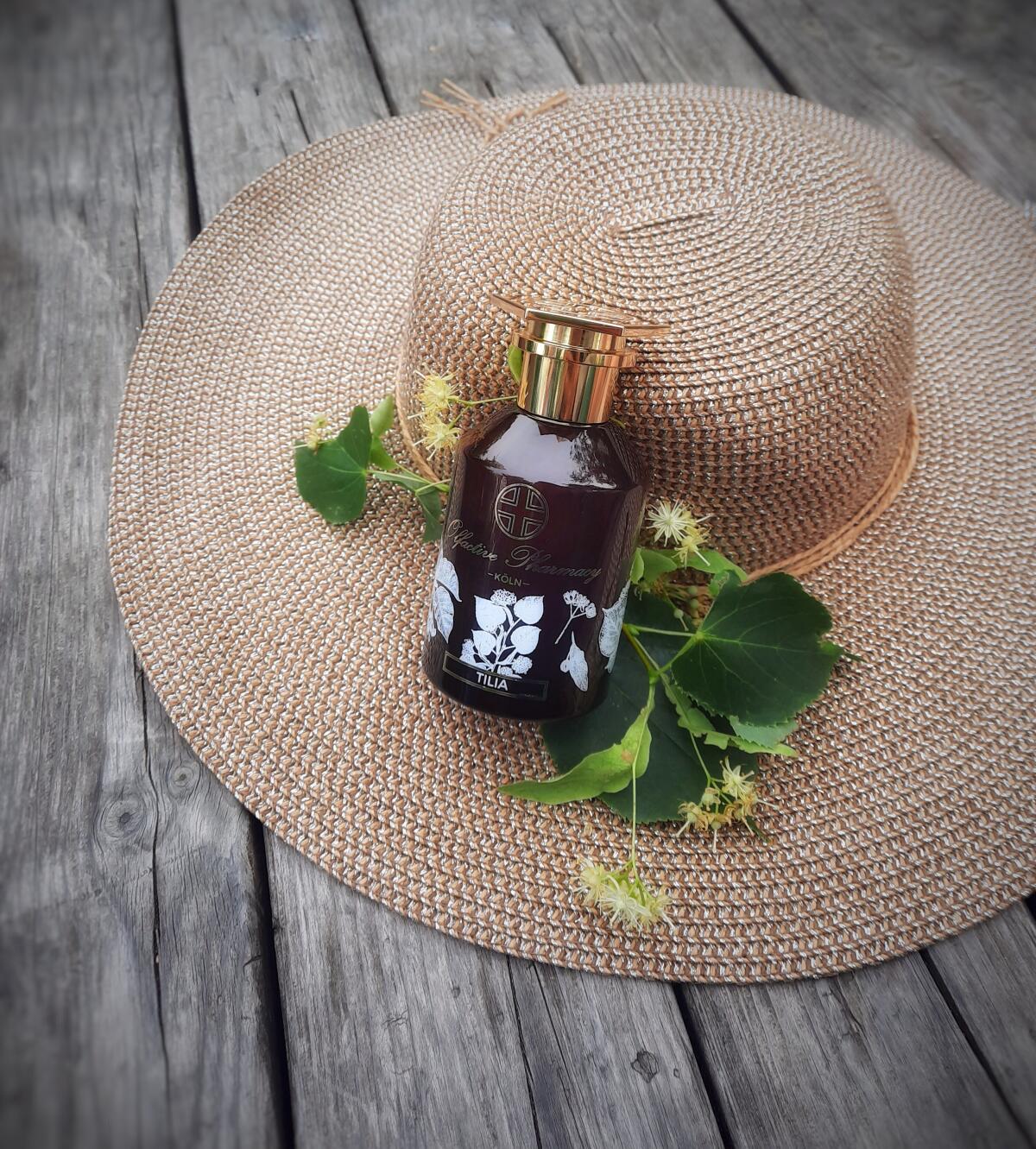 عطر ادکلن تیلیا آلفکتیو فارماسی - Tilia Olfactive Pharmacy - بررسی، قیمت و خرید