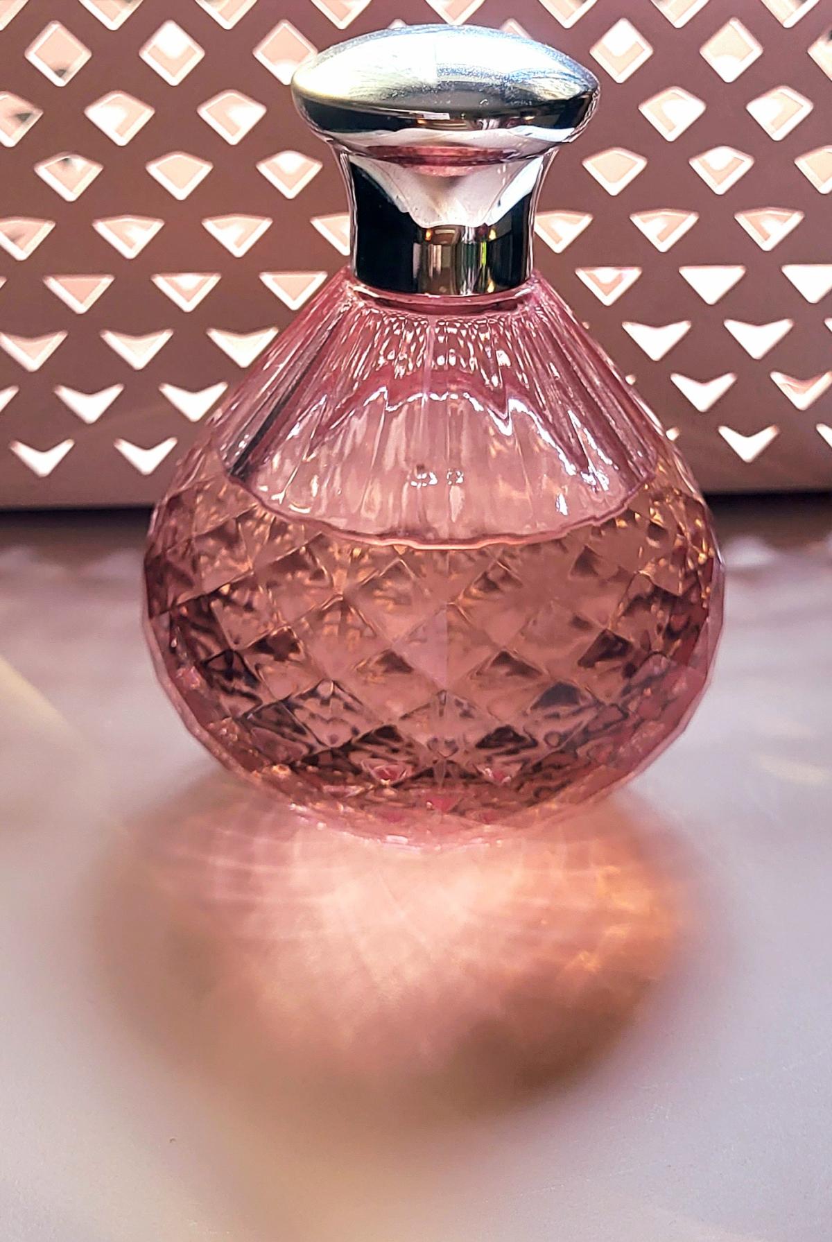 عطر ادکلن دزل پاریس هیلتون - Dazzle Paris Hilton - بررسی، قیمت و خرید