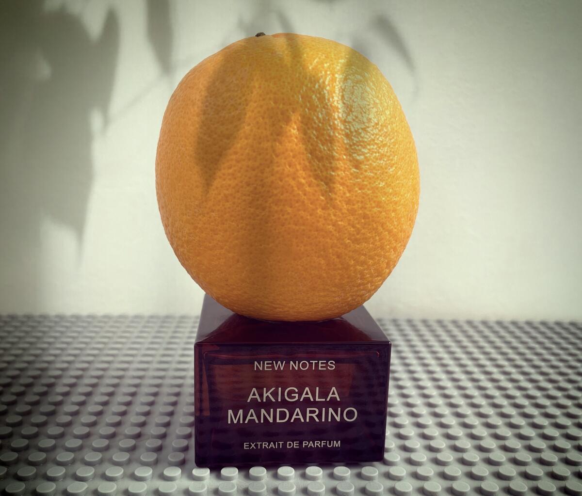 عطر ادکلن آکیگالا ماندارینو نیو نوتز - Akigala Mandarino New Notes - بررسی، قیمت و خرید