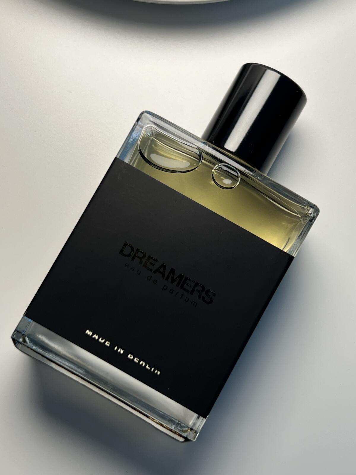 عطر ادکلن دریمرز ماث اند ربیت پرفیومز - Dreamers Moth and Rabbit Perfumes - بررسی، قیمت و خرید