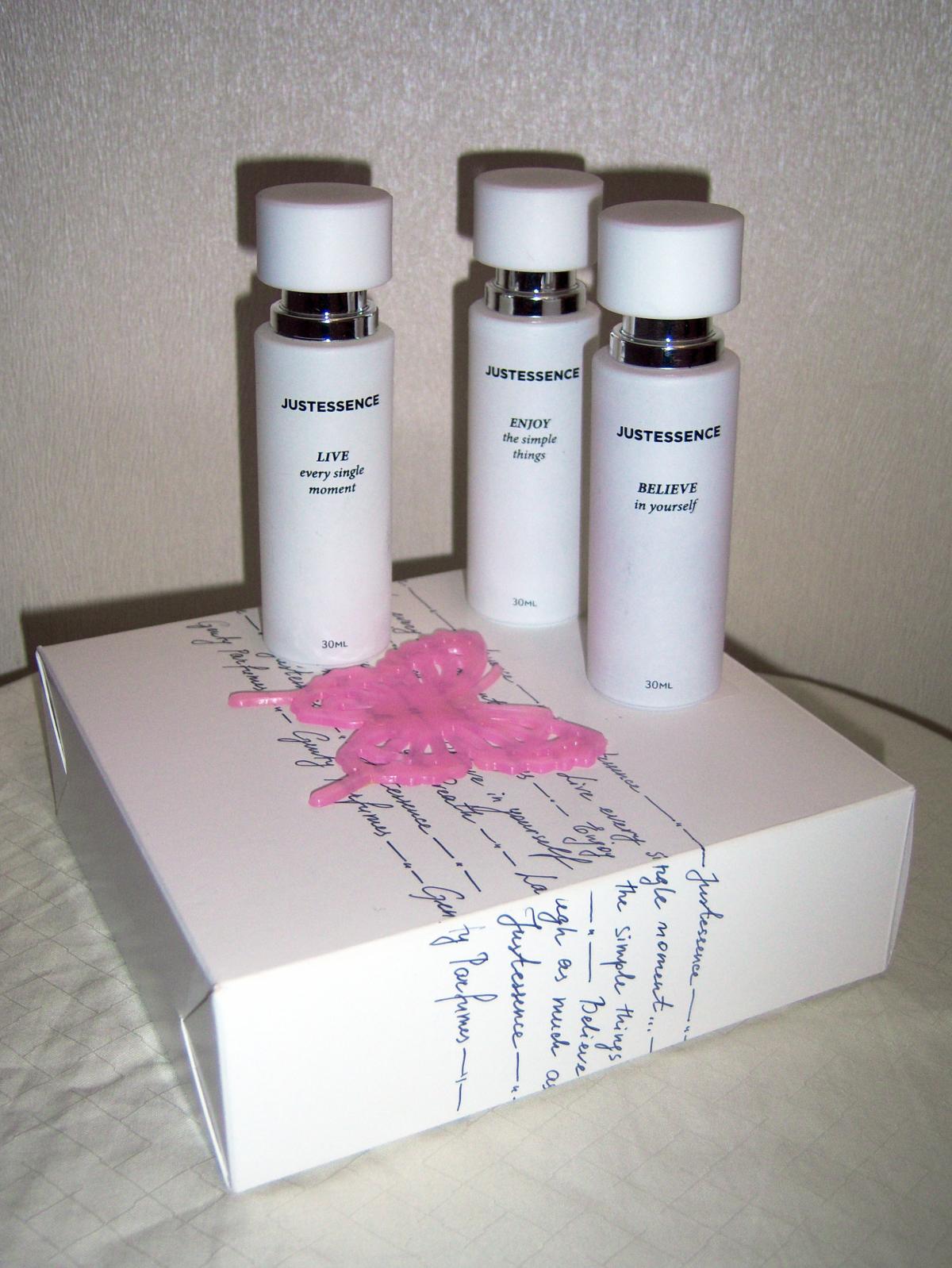 عطر ادکلن لایو اِوری سینگل مومنت پرفیوم جنتی - Live Every Single Moment Parfums Genty - بررسی، قیمت و خرید