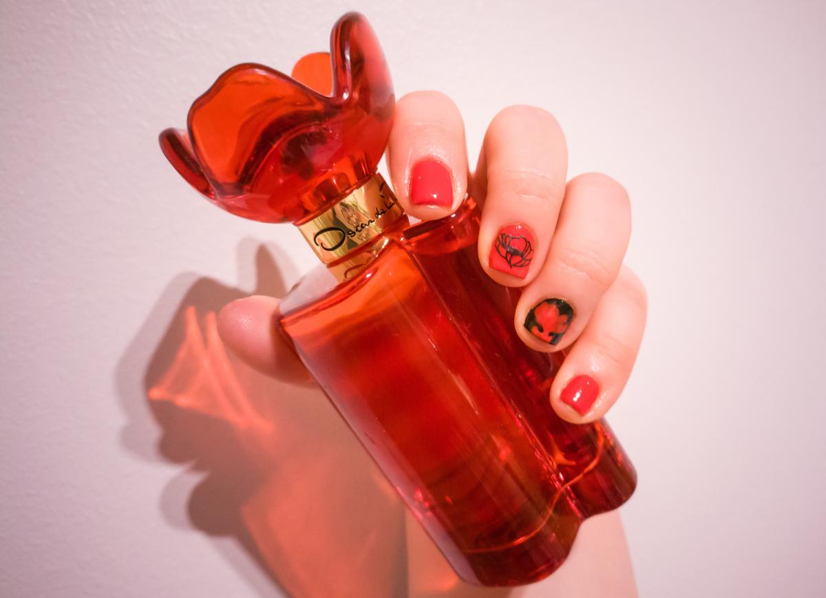 عطر ادکلن روبی ولوت اوسکار د لا رنتا - Ruby Velvet Oscar de la Renta - بررسی، قیمت و خرید