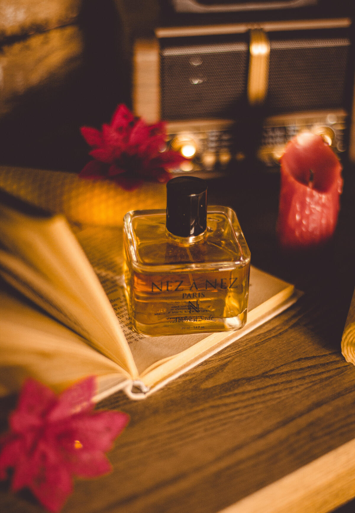 عطر ادکلن آمبره آ ساد نز آ نز - Ambre a Sade Nez a Nez - بررسی، قیمت و خرید