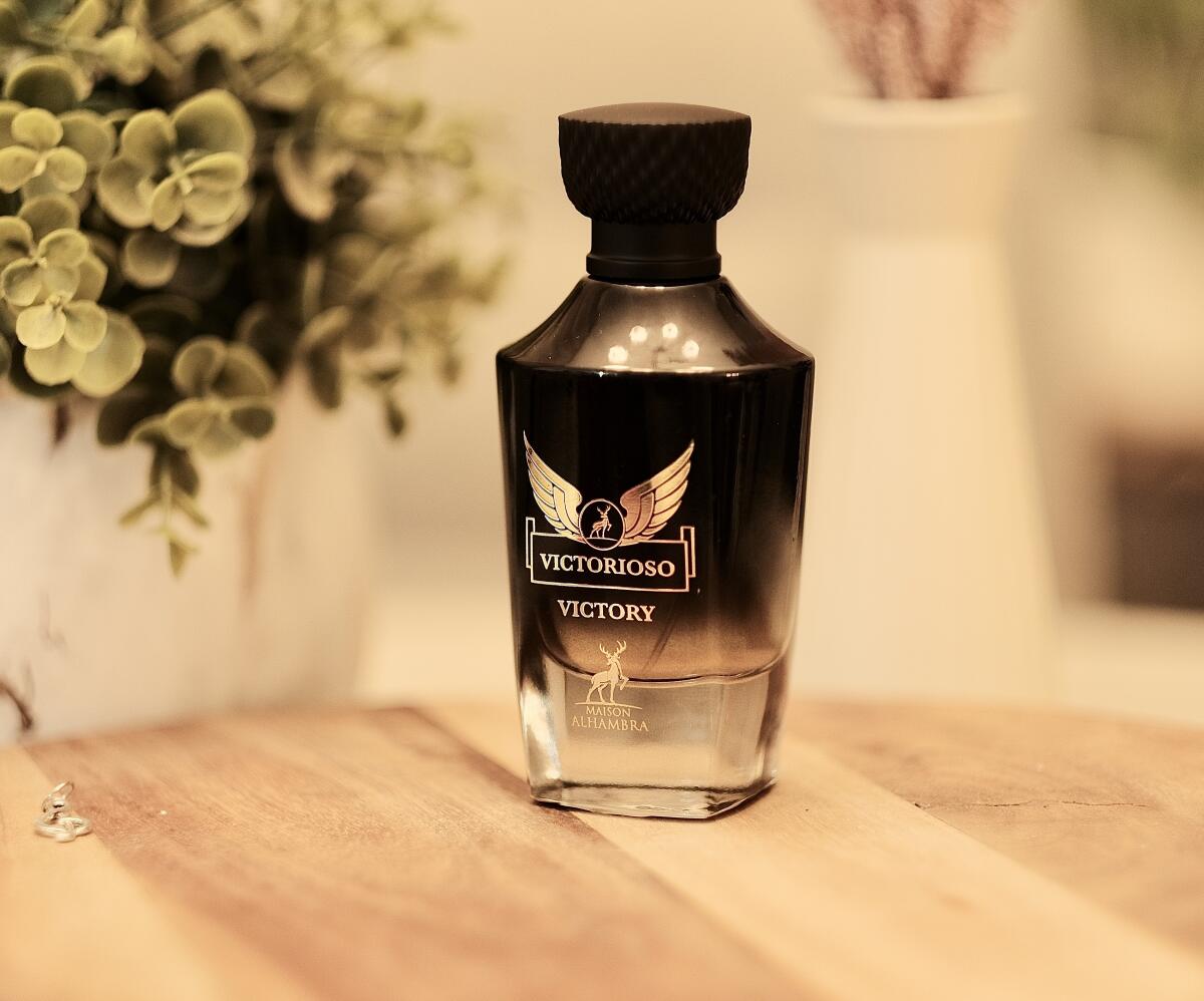 عطر ادکلن ویکتوریوسو ویکتوری میزون الهمبرا - Victorioso Victory Maison Alhambra - بررسی، قیمت و خرید