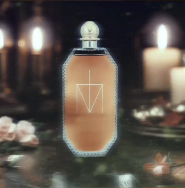 عطر ادکلن تروث اور دیر بای مدونا نیکد مَدونا - Truth or Dare by Madonna Naked Madonna - بررسی، قیمت و خرید